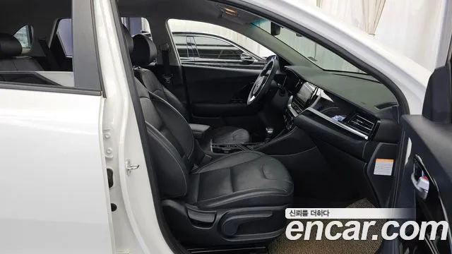 Kia Niro 2020 — фото 11