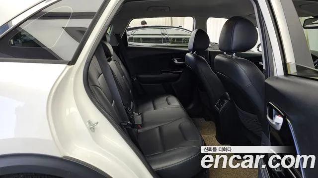 Kia Niro 2020 — фото 12