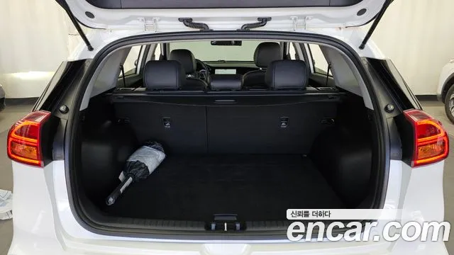 Kia Niro 2020 — фото 20