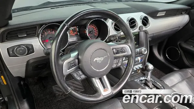 Ford Mustang 2016 — фото 13