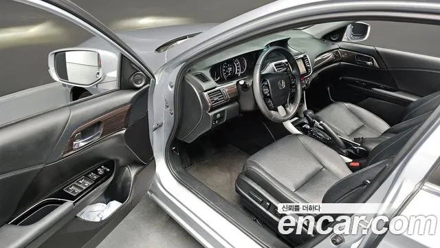 Honda Accord 2016 — фото 11