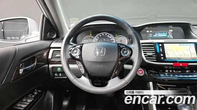 Honda Accord 2016 — фото 12