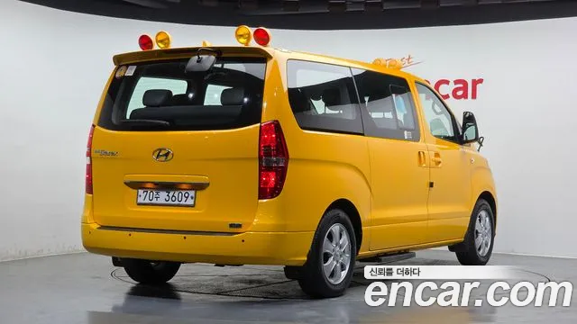 Hyundai Starex 2020 — фото 2