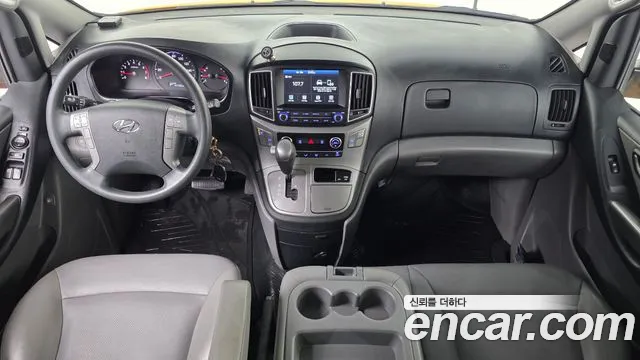 Hyundai Starex 2020 — фото 10