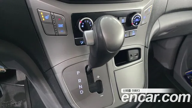 Hyundai Starex 2020 — фото 12