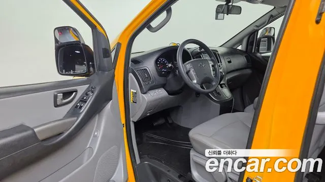 Hyundai Starex 2020 — фото 13