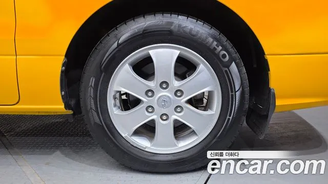 Hyundai Starex 2020 — фото 7