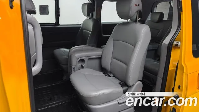 Hyundai Starex 2020 — фото 16