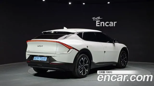 Kia EV6 2022 — фото 2