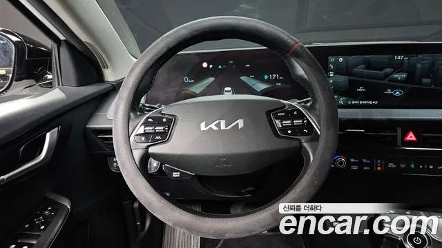 Kia EV6 2022 — фото 13