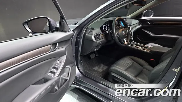 Honda Accord 2019 — фото 10