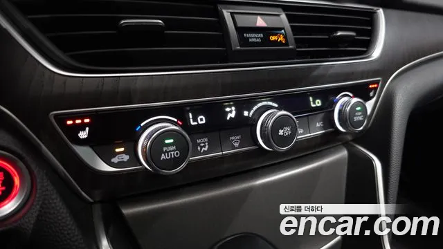 Honda Accord 2019 — фото 16