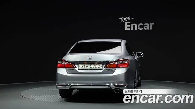 Honda Accord 2017 — фото 4