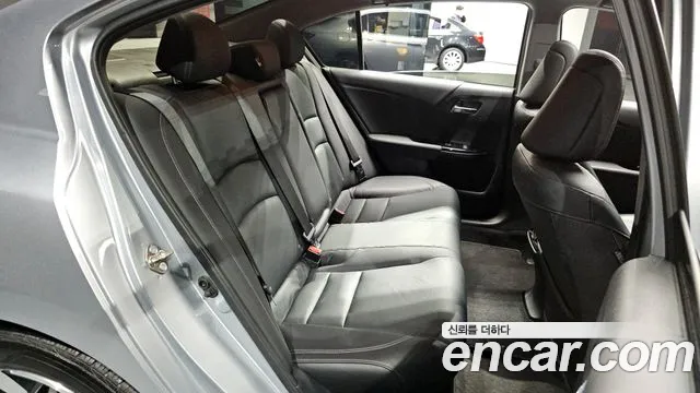 Honda Accord 2017 — фото 11