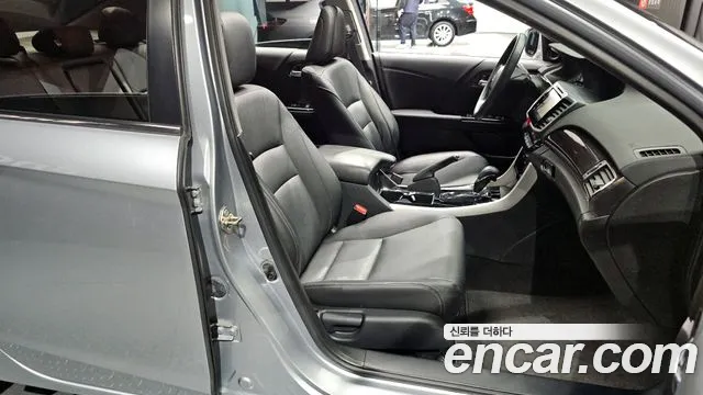 Honda Accord 2017 — фото 12