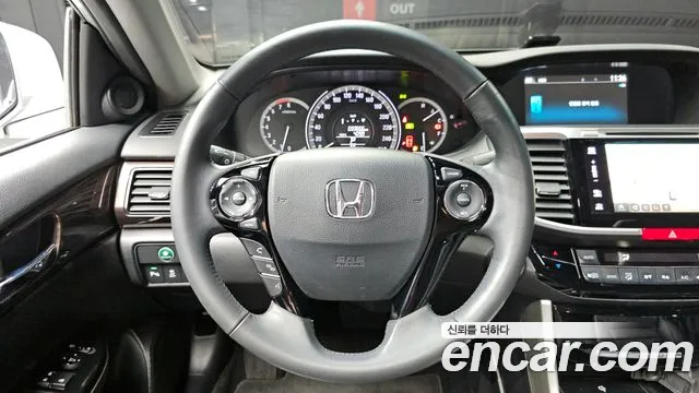 Honda Accord 2017 — фото 13