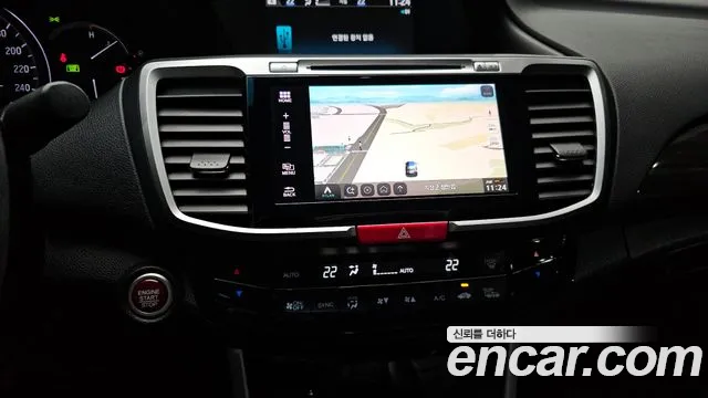 Honda Accord 2017 — фото 16