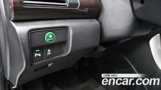 Honda Accord 2017 — фото 18