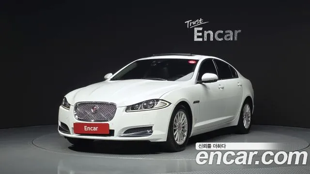 Jaguar XF 2015 — фото 1