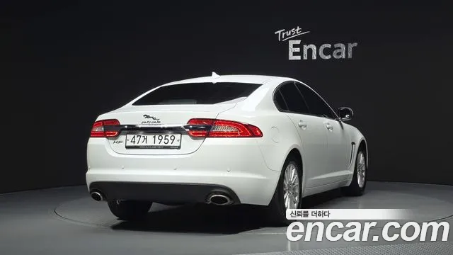 Jaguar XF 2015 — фото 2