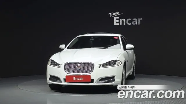 Jaguar XF 2015 — фото 3