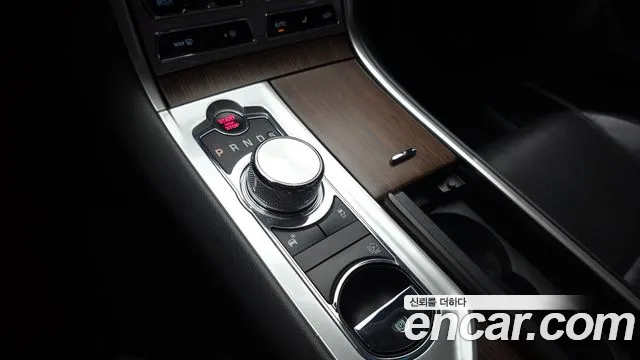 Jaguar XF 2015 — фото 9