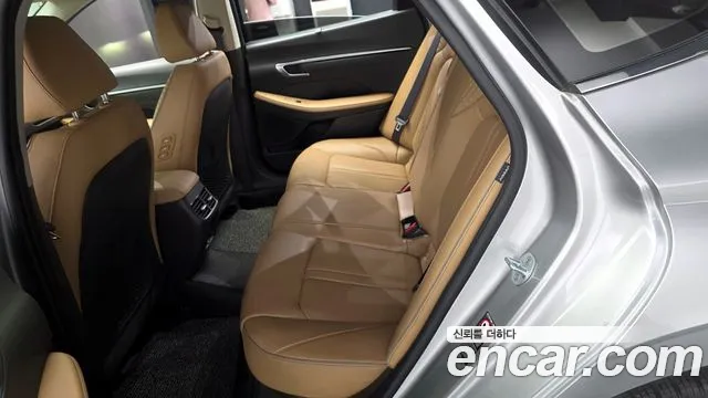 Hyundai Sonata 2020 — фото 18