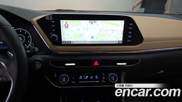 Hyundai Sonata 2020 — фото 20