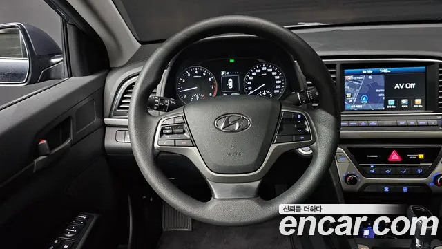 Hyundai AVANTE 2018 — фото 19