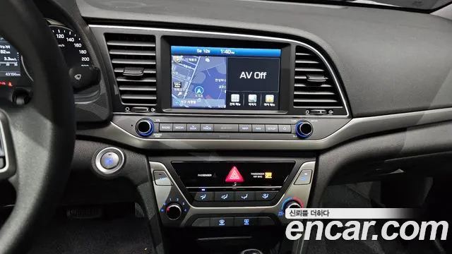 Hyundai AVANTE 2018 — фото 20