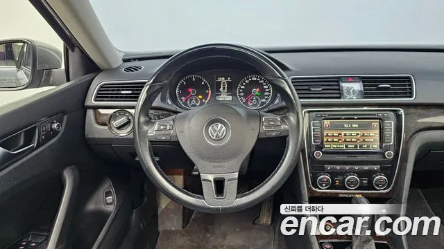 Volkswagen Passat 2015 — фото 12