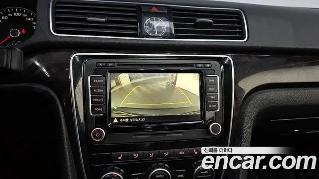 Volkswagen Passat 2015 — фото 13