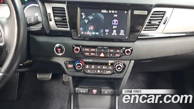 Kia Niro 2021 — фото 19