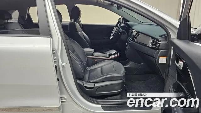 Kia Niro 2021 — фото 16