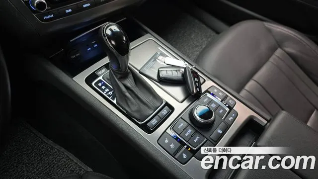 Hyundai Genesis 2015 — фото 12