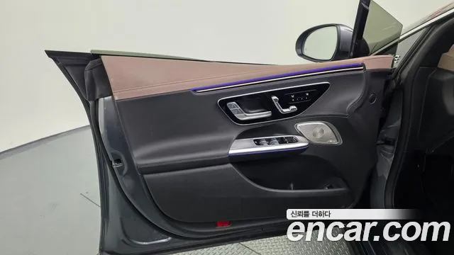 Mercedes-Benz EQE 2023 — фото 13