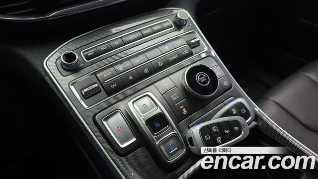 Hyundai Santafe 2022 — фото 9