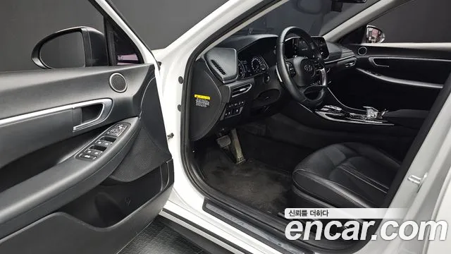 Hyundai Sonata 2020 — фото 17