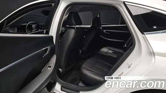 Hyundai Sonata 2020 — фото 18