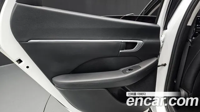 Hyundai Sonata 2020 — фото 15