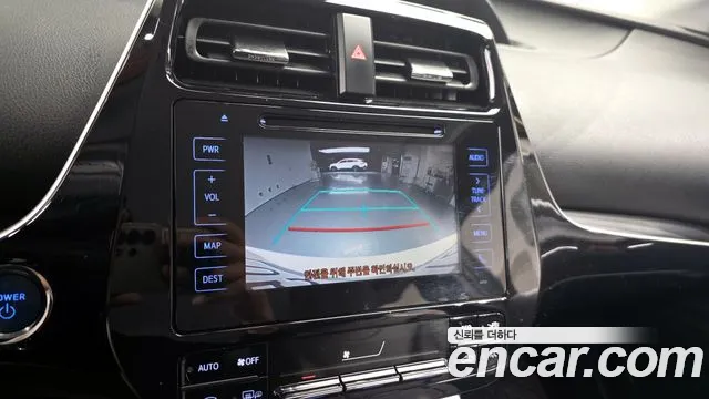 Toyota Prius 2017 — фото 14