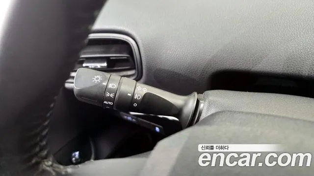 Toyota Prius 2017 — фото 16