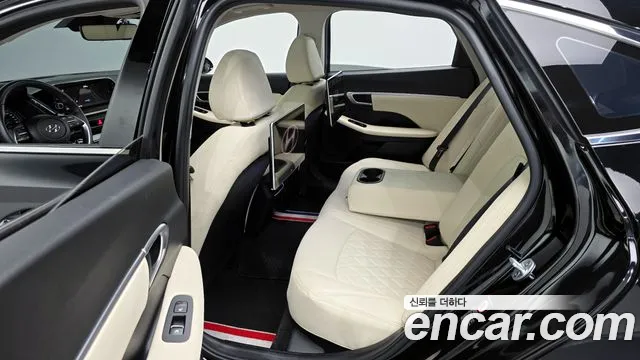 Hyundai Sonata 2020 — фото 18