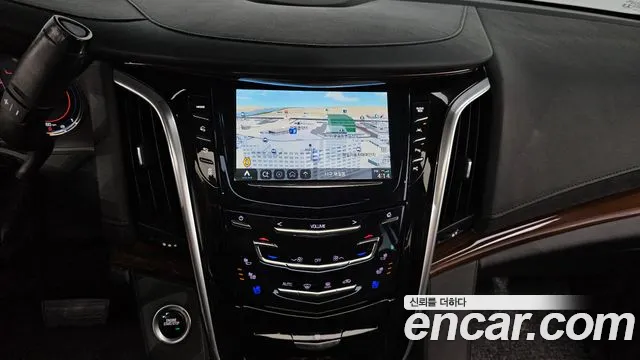 Cadillac Escalade 2020 — фото 20