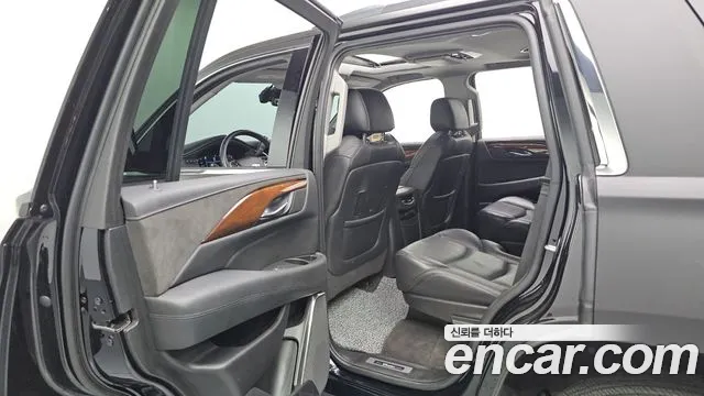 Cadillac Escalade 2020 — фото 16
