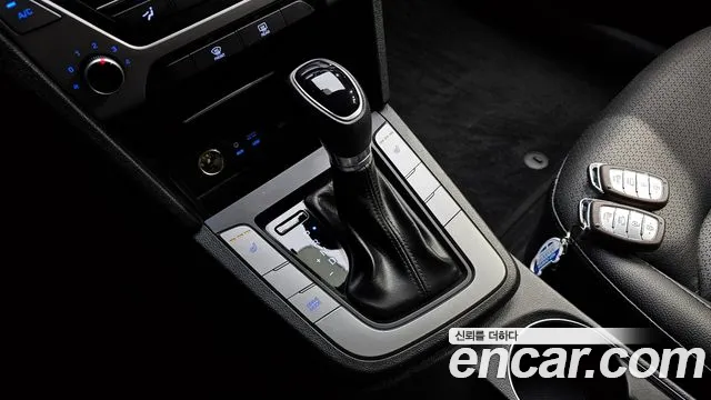 Hyundai AVANTE 2018 — фото 9