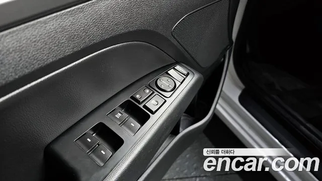 Hyundai AVANTE 2018 — фото 13