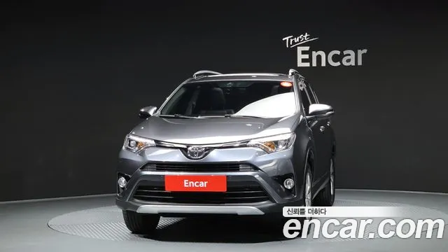 Toyota RAV4 2018 — фото 3