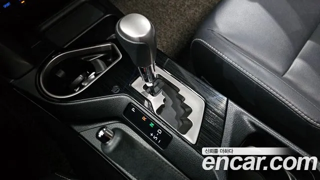 Toyota RAV4 2018 — фото 12