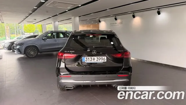 Mercedes-Benz GLA-Class 2026 — фото 4